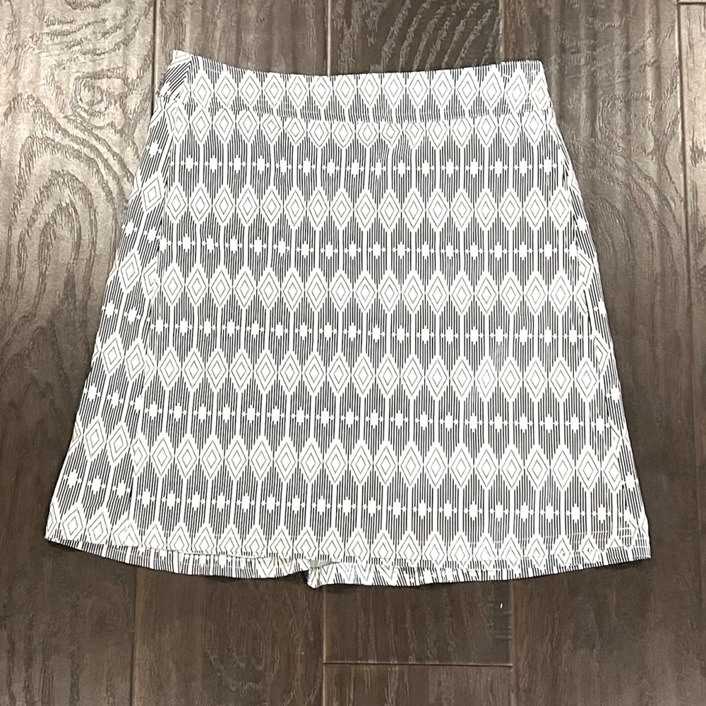 RipSkirt Hawaii Black and White Print Skirt
